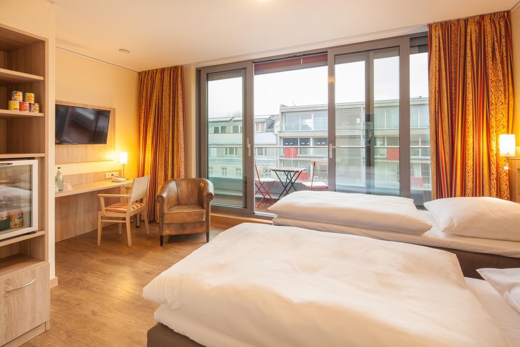 Deluxe Double Room,690356805:JPEG